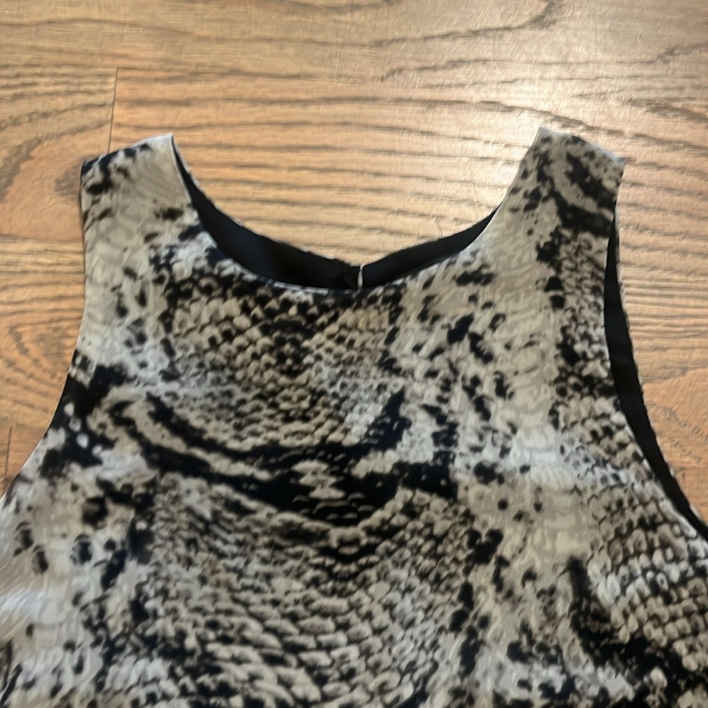 Python Print Cropped Tank XS EUC - Picture 2 of 6